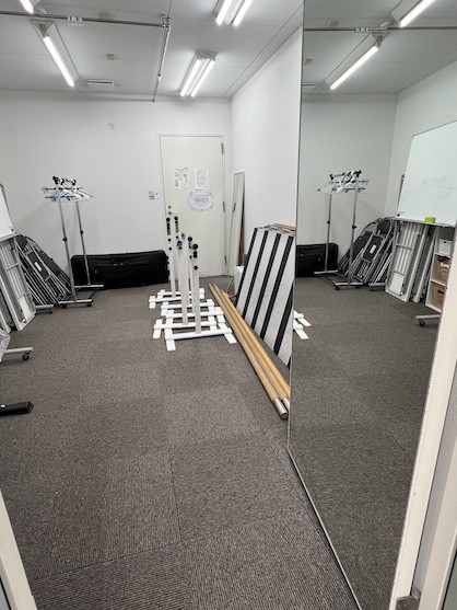 バレエ用のバーもあります。ダンスからバレエまで幅広くご利用いただけます。