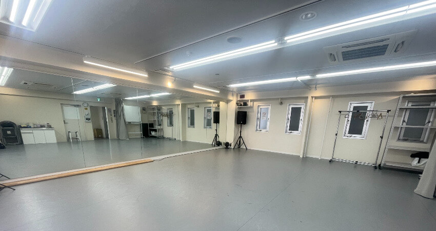 ハンガーラックなど細やかな設備もございます。