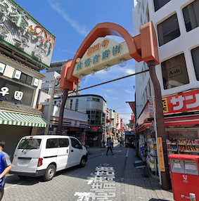 2.高円寺純情商店街を直進します。