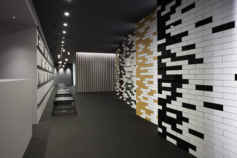 世界的デザイナー鬼木孝一郎氏によるマテリアルセッションデザインを採用。色々な楽器を彷彿とさせ、思わず触りたくなる空間デザインです。