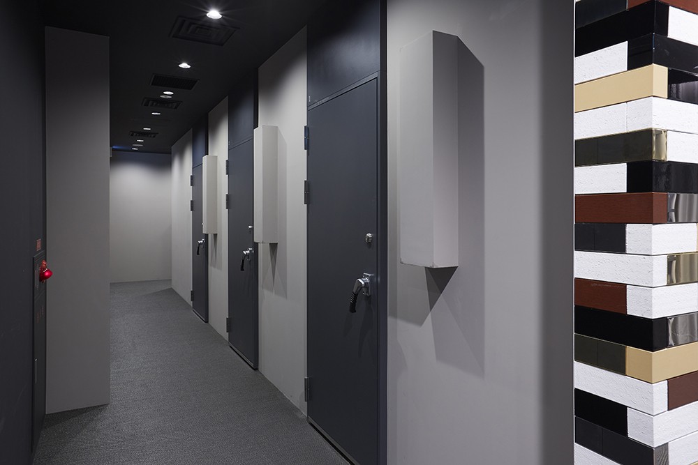 広さの異なるレッスン室が7部屋あり、アンプやキーボード等様々な設備も置いております。レッスン内容にあったお部屋をご利用いただけます。